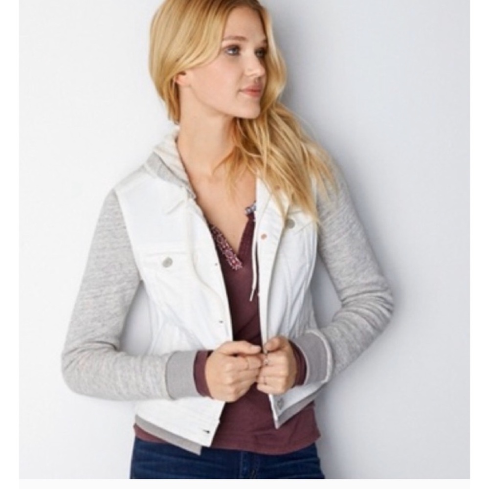 AEO Jean Jacket (brand new, never worn)